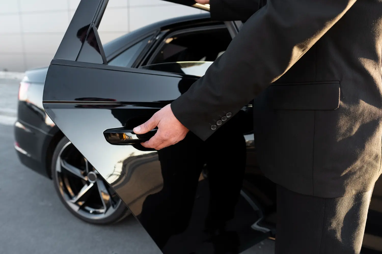 Vtc Image VTC Luxe à Paris & Île-de-France - Chauffeur VTC Paris | Vogue Merry Trips